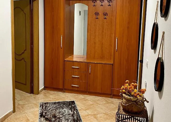 Lucas 2 아파트 티라나